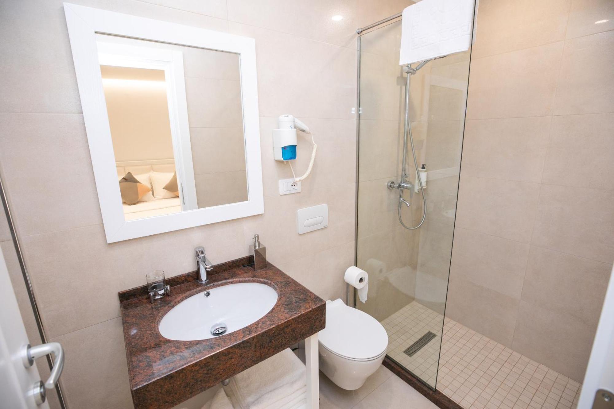 Hotel Elior Tirana Zewnętrze zdjęcie