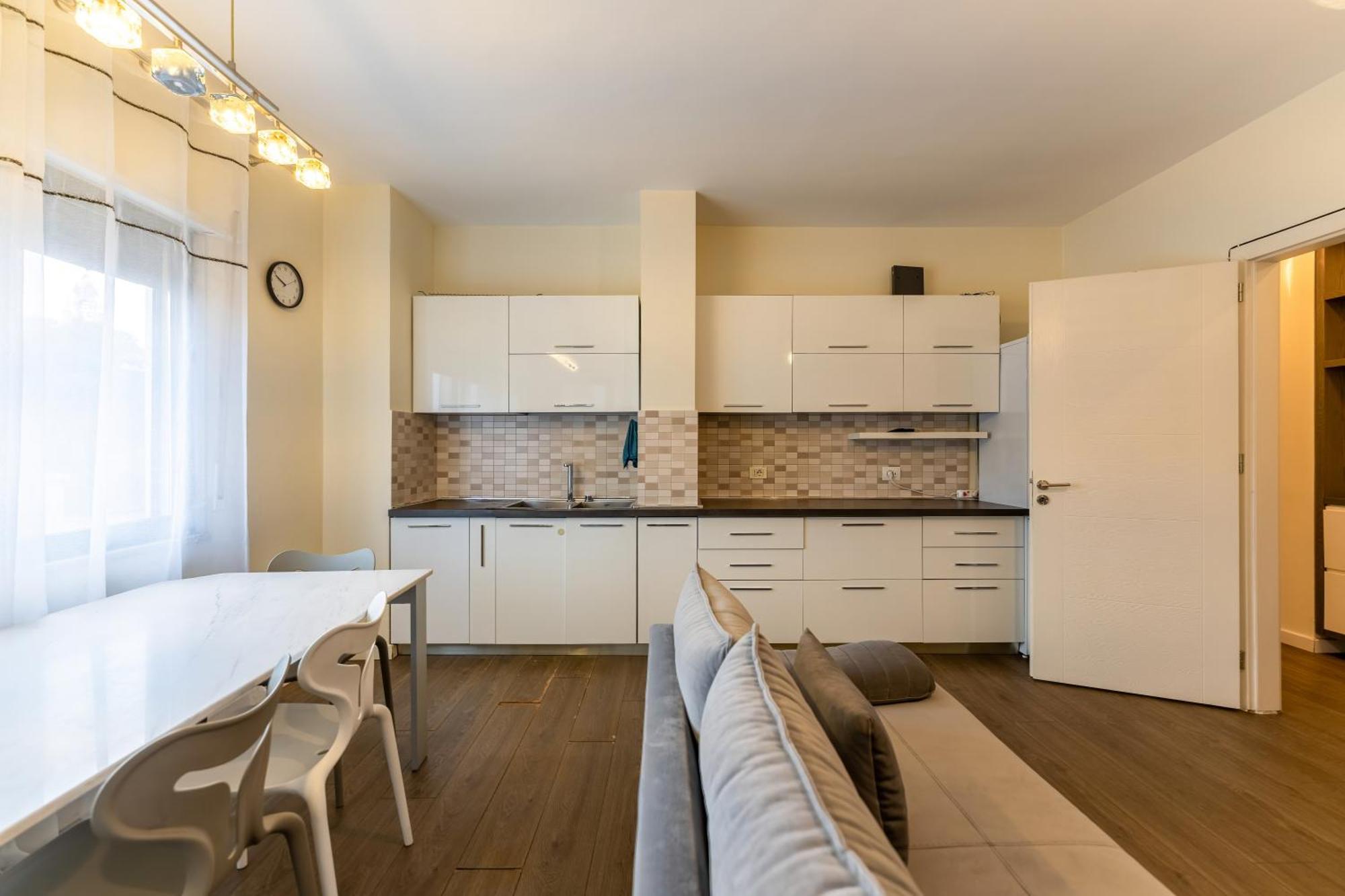 Hotel Elior Tirana Zewnętrze zdjęcie
